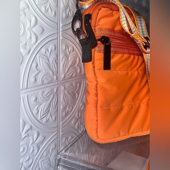 NWOT Haute Shore Crossbody - Picture 5 of 8